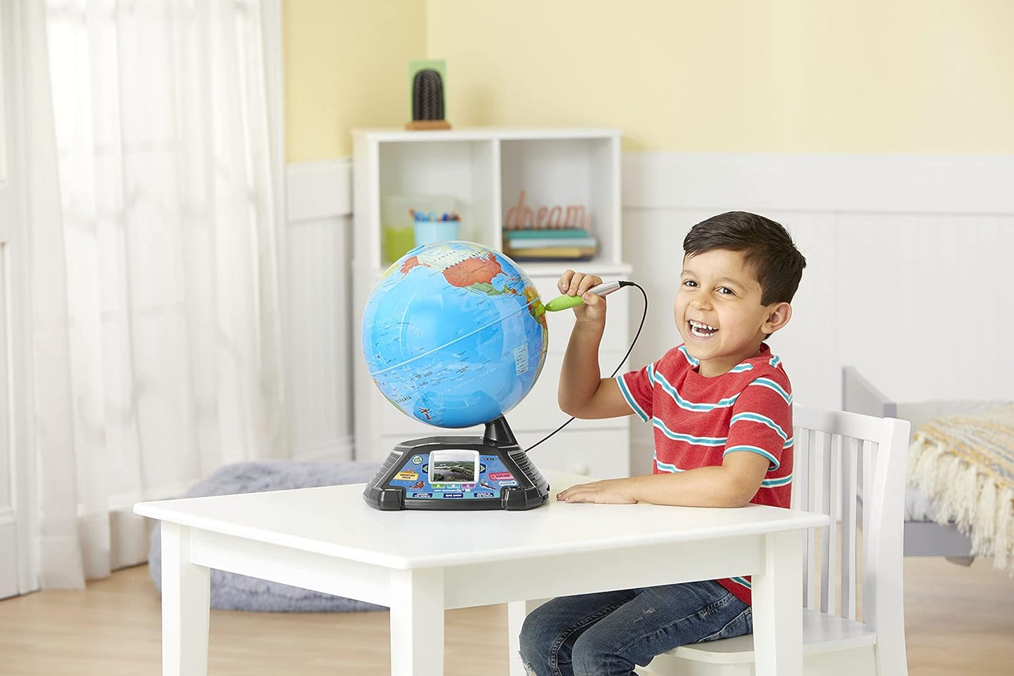 LeapFrog Magic Adventures Globe – Interactive Educational Toy with LCD Screen for Kids Ages 5+